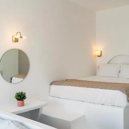 Enalion White Apartment