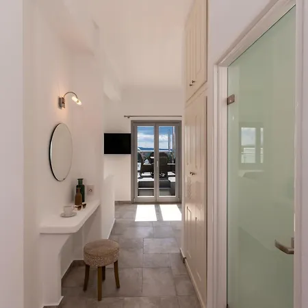 Enalion White Apartment