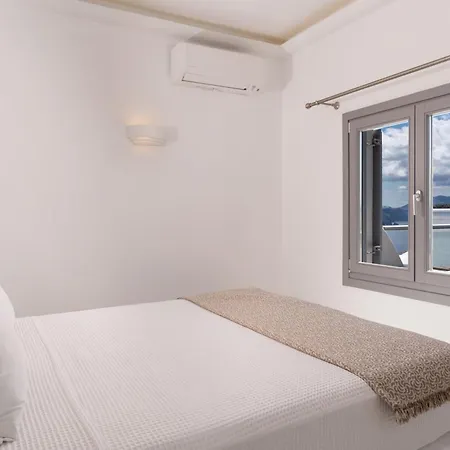 Enalion White Apartment *