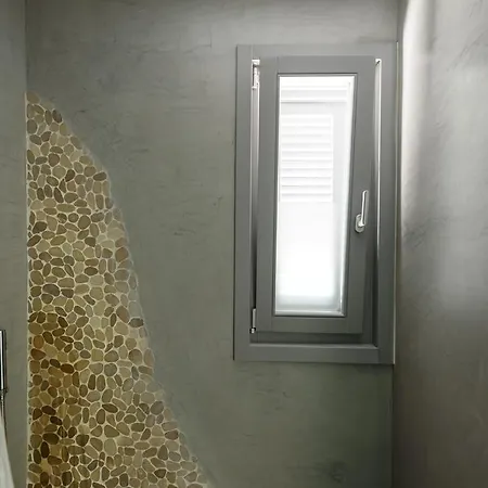 Enalion White Apartment Oia (Santorini)